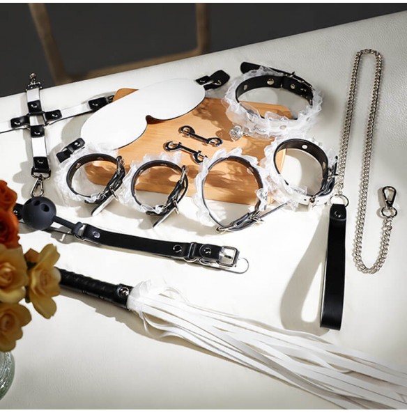 MizzZee - Maid Pleasure Bondage Set SM (Black - White) MizzZee - Maid Pleasure Bondage Set SM (Black - White)